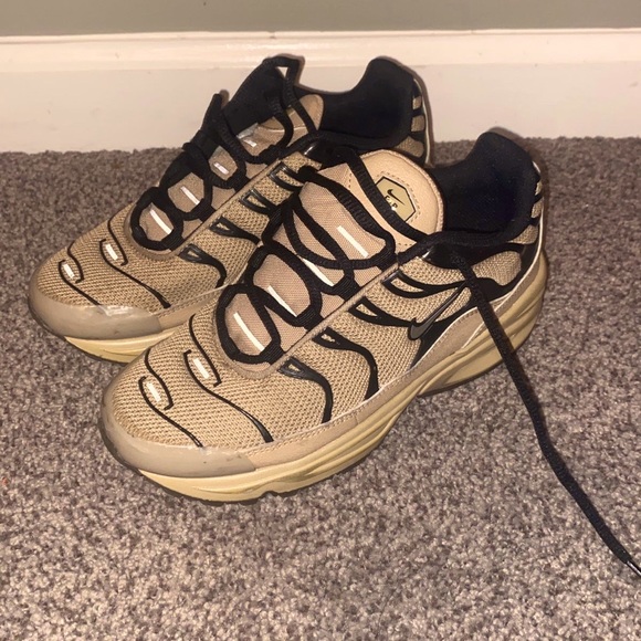 Nike Air Max Plus GS Desert Black Shoes - UNISEX - Size 3Y - Picture 1 of 4